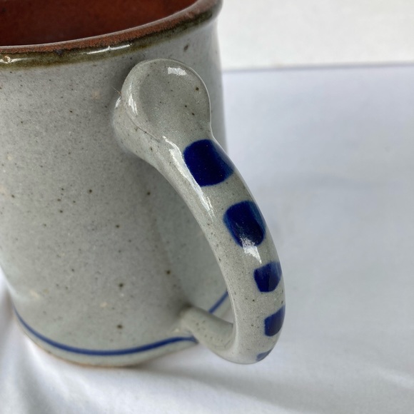 Studio Pottery signed Harvey Maine mug - Picture 2 of 3